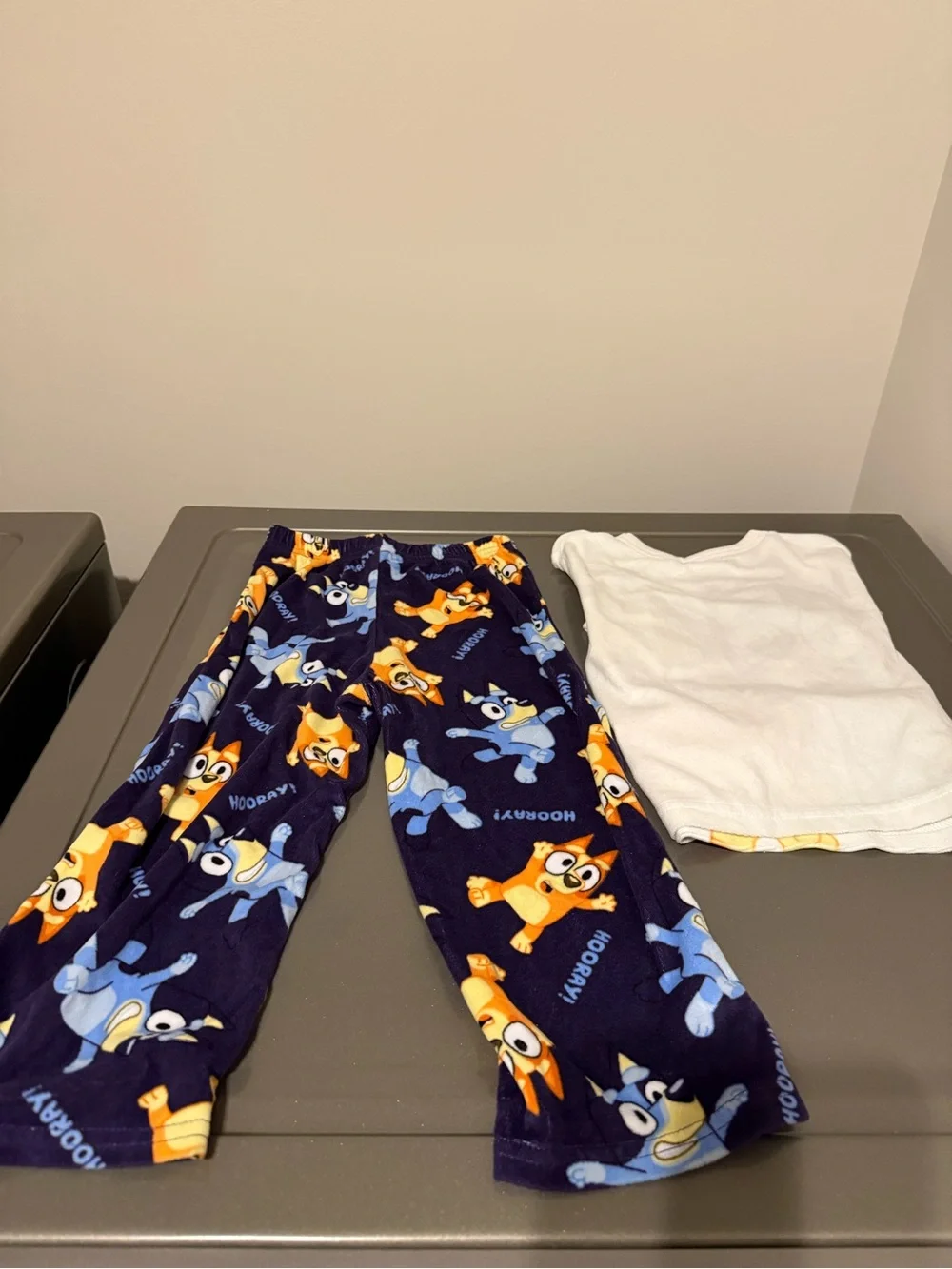 Bluey- Blue and Orange Cartoon Dog Kids Pajama Set- Size 4T